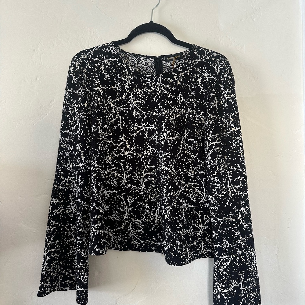 STINE GOYA Black and White Blouse with Abstract Pattern